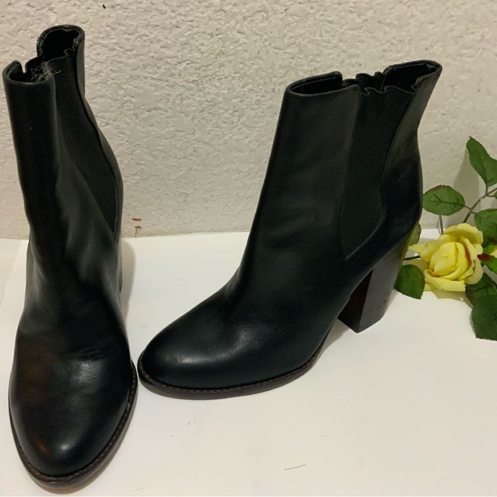 Banana republic ankle boots black size 8.5 heels block elastic